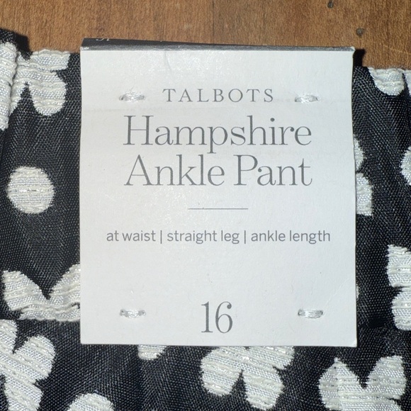 Talbots Hampshire Ankle Pants Size 16 Butterfly Pattern Black and White - Picture 2 of 5